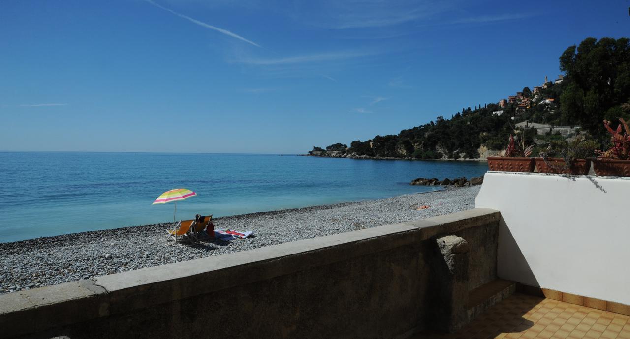 Апарт отель Holiday'S Beach Вентимилья Экстерьер фото